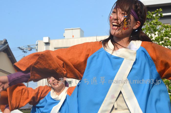 笑顔はじける