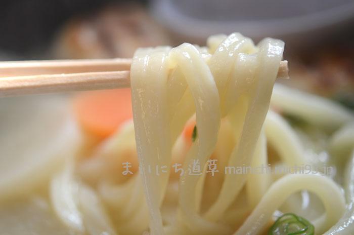うどんはつるつる
