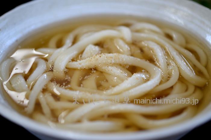 かけうどん(小)220円 トッピング前