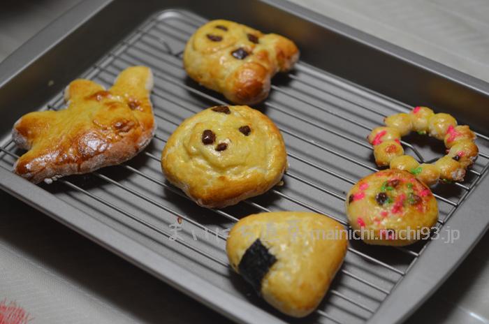 焼きあがった米パン