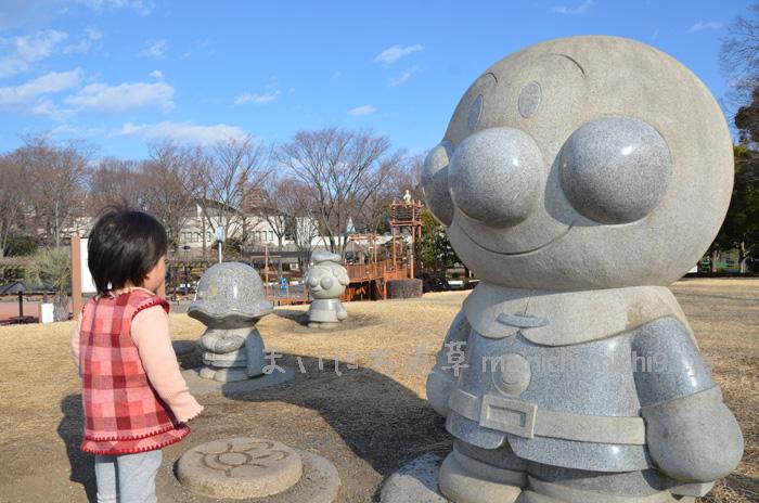 アンパンマンファミリーの石像