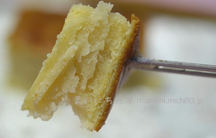 しっとり白あんを洋風ケーキが包む