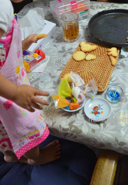 粉糖と卵白、少々の水で作ったアイシング